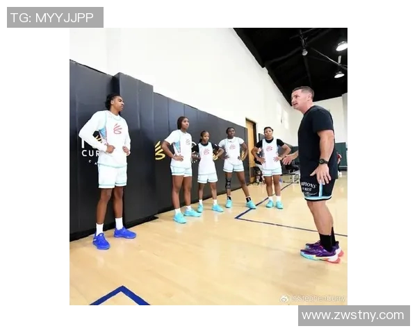 库里与队友举办篮球训练营，点燃青少年梦想