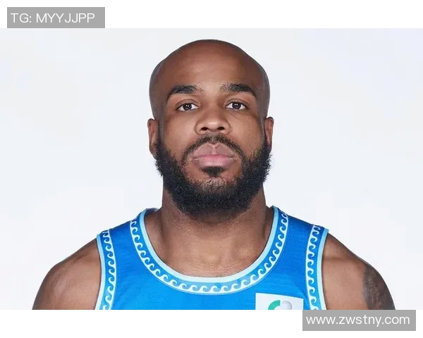 罗伯特-高登遭遇犯规争议与裁判发生口角引发热议